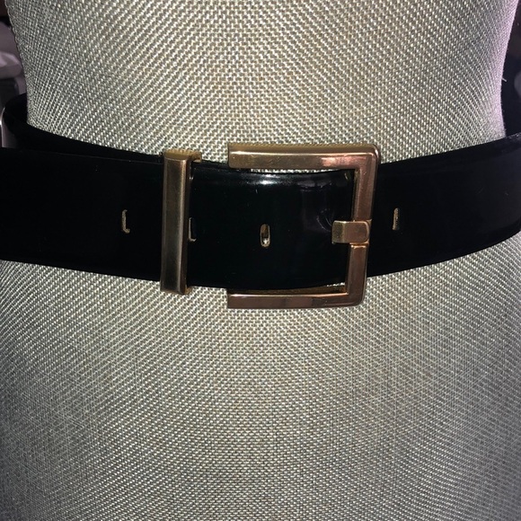 Robinsons Accessories - Genuine Black Patent Leather with Gold Hardware 1 1/2” Wide Belt S S-M VINTAGE